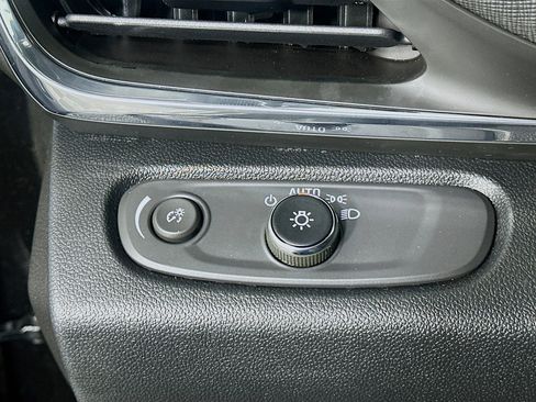 Used 2025 Buick Envista Preferred FWD image 16