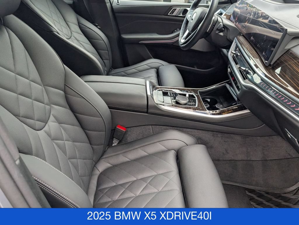 Used 2025 BMW X5 xDrive40i w/ Premium Package AWD/4WD image 32
