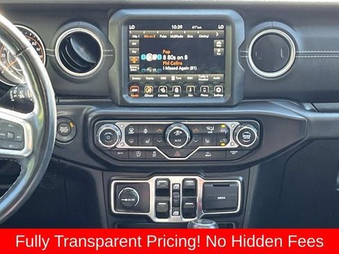 Used 2022 Jeep Wrangler Unlimited Sahara w/ LED Lighting Group AWD/4WD image 15