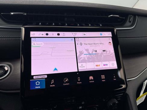 New 2025 Jeep Grand Cherokee Limited w/ Black Appearance Package image 33