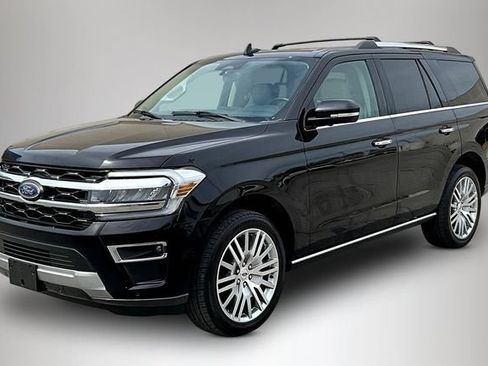 Used 2024 Ford Expedition Limited AWD/4WD image 2