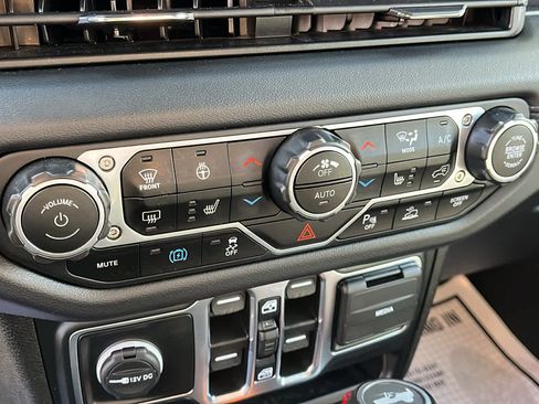 Used 2024 Jeep Wrangler High Altitude image 20