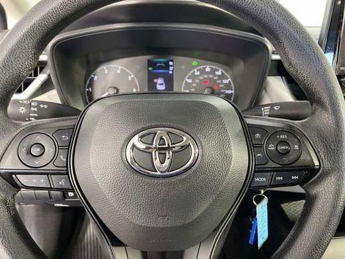 Used 2025 Toyota Corolla LE FWD image 14