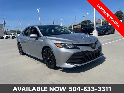 Used 2019 Toyota Camry LE FWD image 7