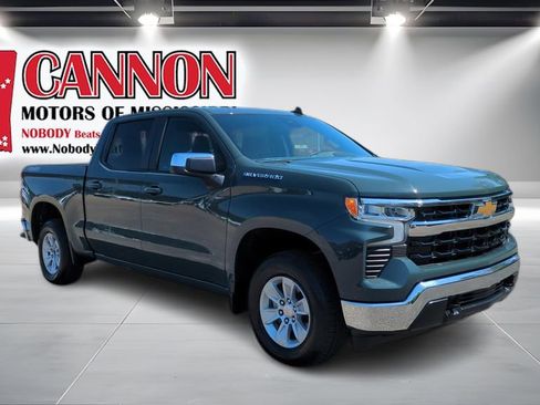 Used 2025 Chevrolet Silverado 1500 LT AWD/4WD image 3