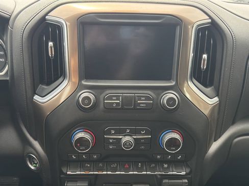 Used 2019 Chevrolet Silverado 1500 High Country w/ Technology Package AWD/4WD image 37