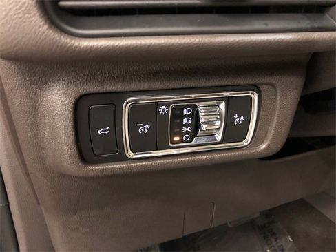 Used 2022 Lincoln Corsair AWD w/ Premium Package image 18