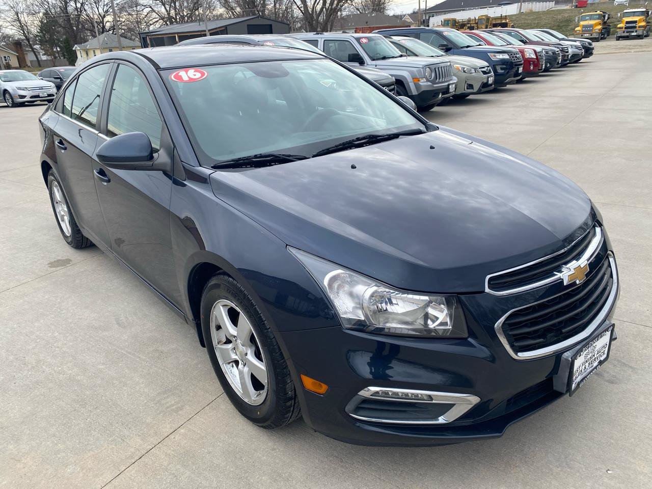 Used 2016 Chevrolet Cruze LT FWD image 4