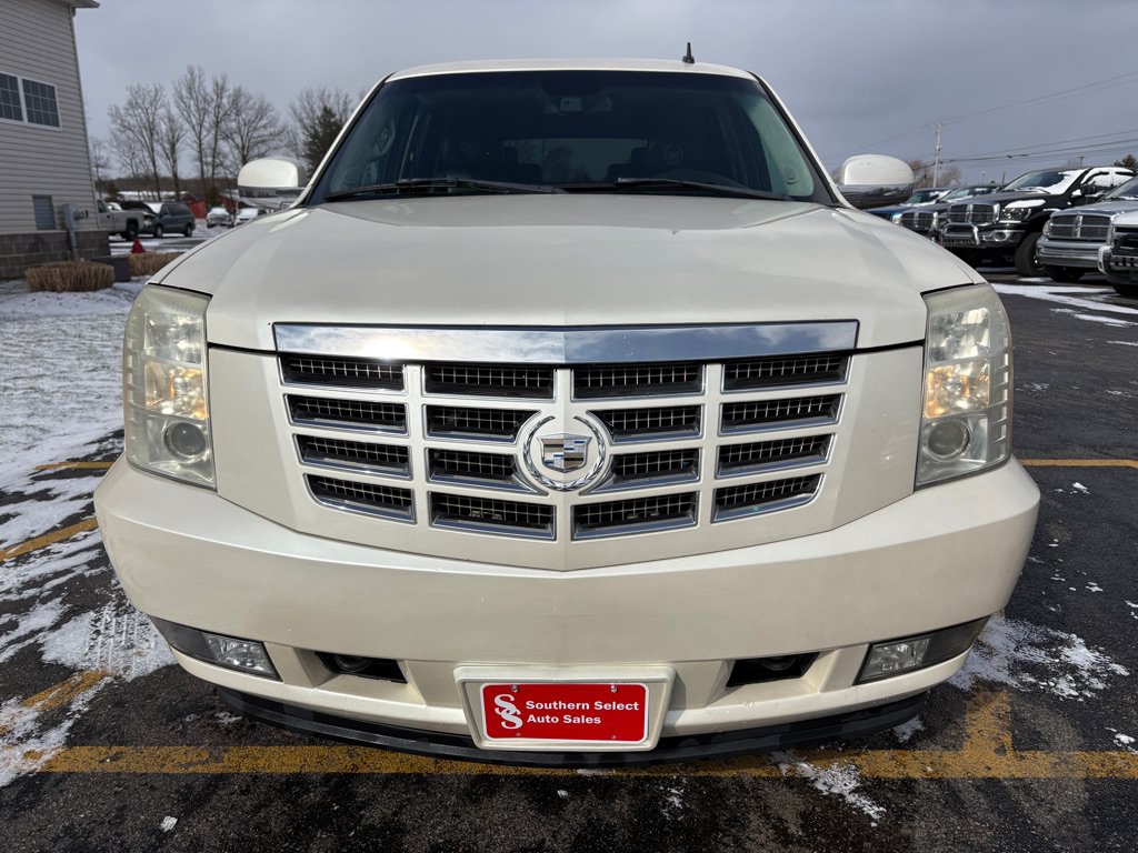Used 2007 Cadillac Escalade AWD w/ Information Package image 3