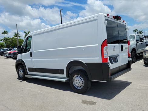 Used 2025 RAM ProMaster 2500 w/ U-Haul Equipment Group FWD image 7