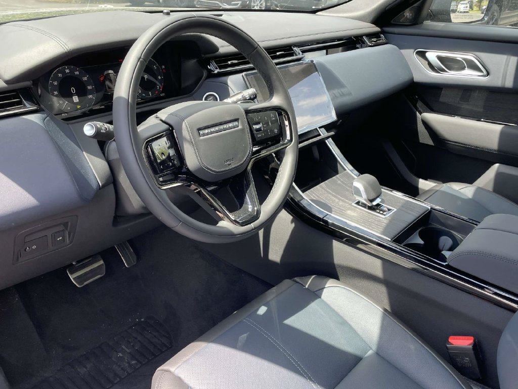 New 2026 Land Rover Range Rover Velar Dynamic SE AWD/4WD image 13