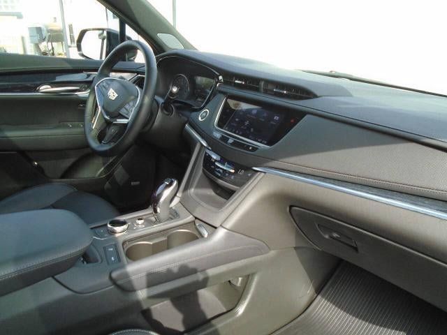 Certified 2025 Cadillac XT5 Premium Luxury w/ Technology Package AWD/4WD image 25