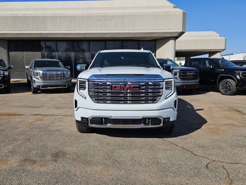New 2026 GMC Sierra 1500 Denali w/ Denali Reserve Package AWD/4WD image 9