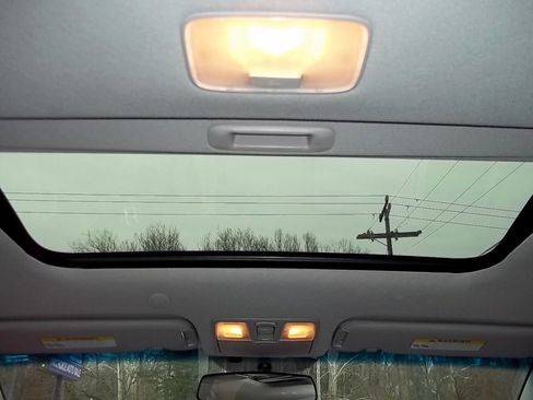 Used 2013 Hyundai Elantra Limited w/ Technology Pkg image 16