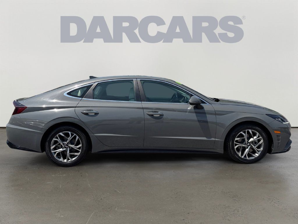 Used 2022 Hyundai Sonata SEL w/ Convenience Package FWD image 8