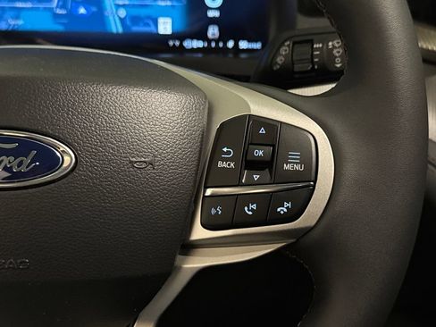 New 2026 Ford Explorer Active RWD image 38