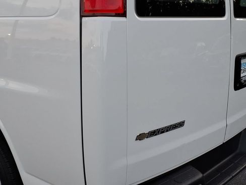 Used 2025 Chevrolet Express 2500 w/ Driver Convenience Package RWD image 9
