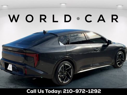 Certified 2025 Kia K4 GT-Line image 3