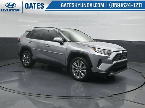 Used 2019 Toyota RAV4 Limited AWD/4WD image 4