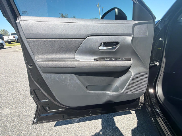 Certified 2026 Nissan Kicks SV FWD image 10