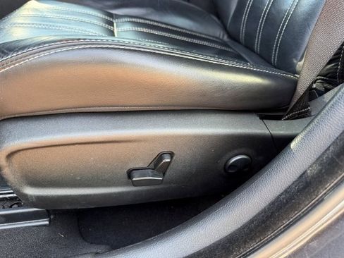 Used 2023 Chrysler 300 S image 12