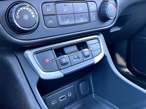 Used 2022 GMC Terrain SLE image 35