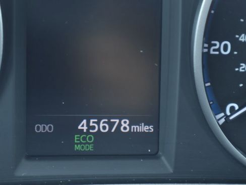 Certified 2018 Toyota RAV4 LE image 25