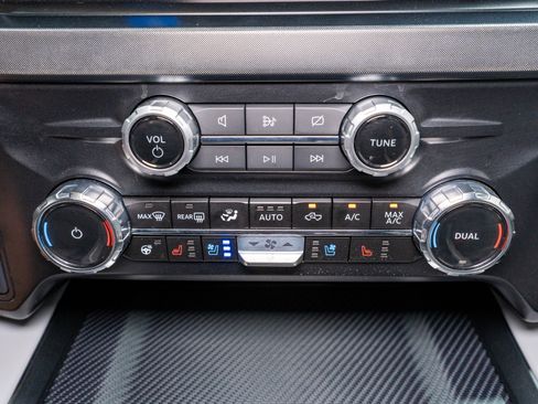 Used 2024 Ford F350 Limited w/ FX4 Off-Road Package AWD/4WD image 27