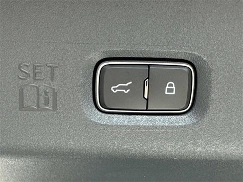 New 2025 Ford Expedition Platinum w/ Stealth Performance Package image 17