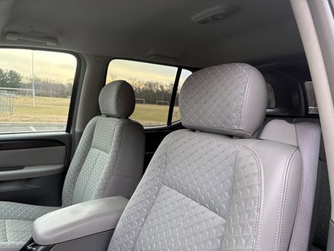 Used 2005 GMC Envoy XUV SLE image 23