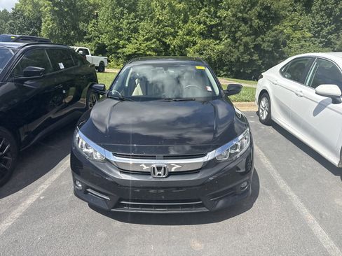Used 2018 Honda Civic EX-T image 2