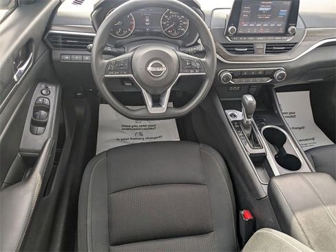 Used 2024 Nissan Altima 2.5 SV image 28