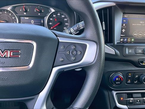 Used 2023 GMC Terrain SLE w/ Driver Convenience Package image 19