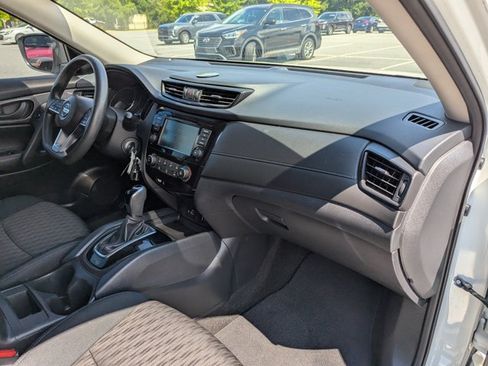 Used 2020 Nissan Rogue S FWD image 26