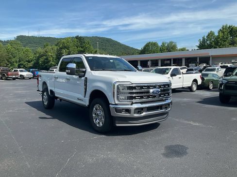 New 2026 Ford F250 Lariat w/ Chrome Package AWD/4WD image 3