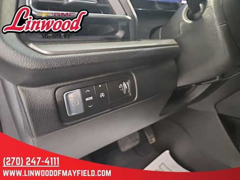 Used 2026 Chevrolet Traverse LT FWD image 18