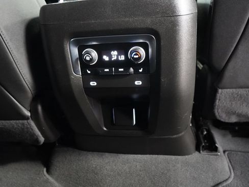 Used 2022 Chevrolet Tahoe LT w/ Luxury Package AWD/4WD image 23