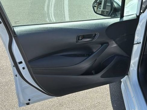 Used 2025 Toyota Corolla LE FWD image 9