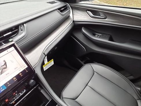 New 2024 Jeep Grand Cherokee Limited 4xe image 21