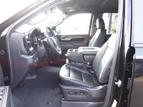 Used 2024 Chevrolet Silverado 1500 LT AWD/4WD image 18