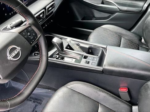 Used 2026 Nissan Sentra SR w/ SR Premium Package FWD image 18