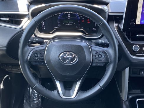 Certified 2024 Toyota Corolla Cross XLE w/ Convenience Package FWD image 16