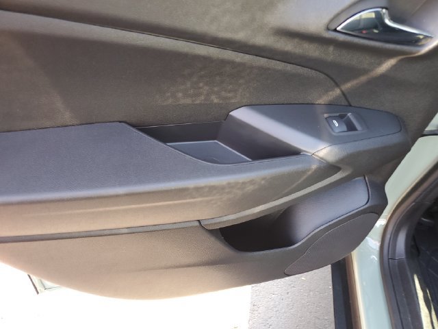 Used 2024 Chevrolet Trax RS w/ Sunroof Package FWD image 16