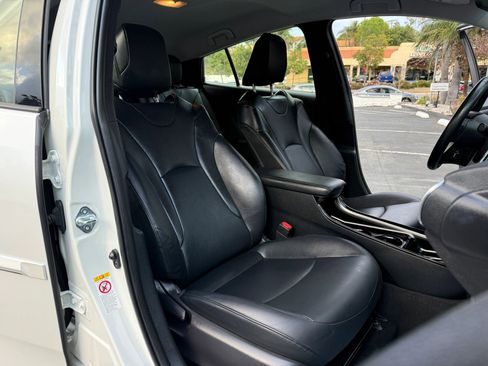Used 2018 Toyota Prius Prime Premium w/ Carpet Mat Package FWD image 14