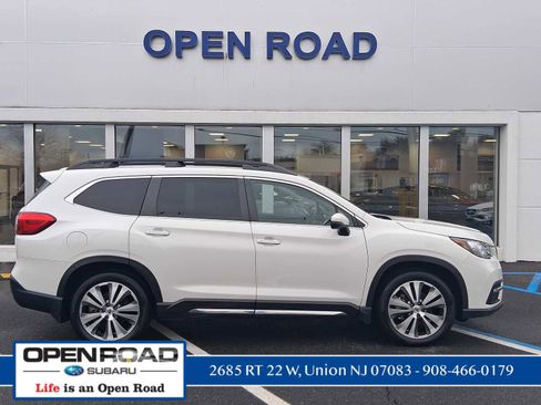Used 2022 Subaru Ascent Limited w/ Technology Package image 4