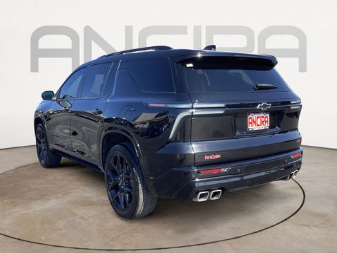 Used 2025 Chevrolet Traverse RS FWD image 12
