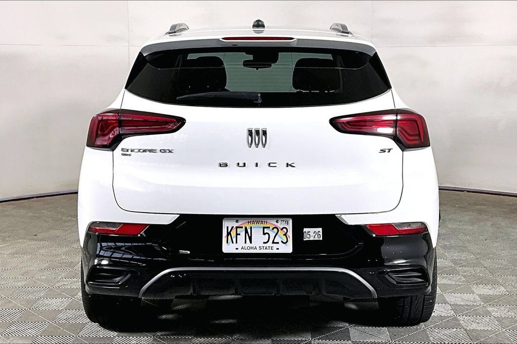 Used 2024 Buick Encore GX Sport Touring AWD/4WD image 3