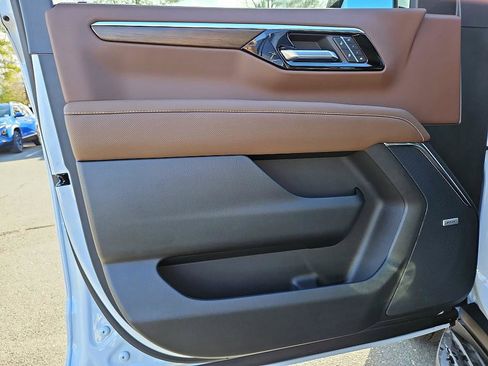 New 2026 Chevrolet Suburban High Country w/ Sun And Tow Package image 14