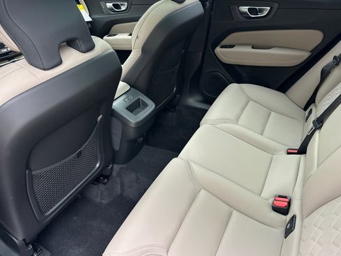 New 2026 Volvo XC60 B5 Plus w/ Climate Package AWD/4WD image 10