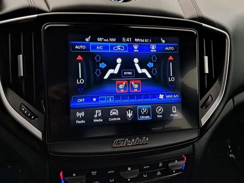 Used 2019 Maserati Ghibli S Q4 AWD/4WD image 13